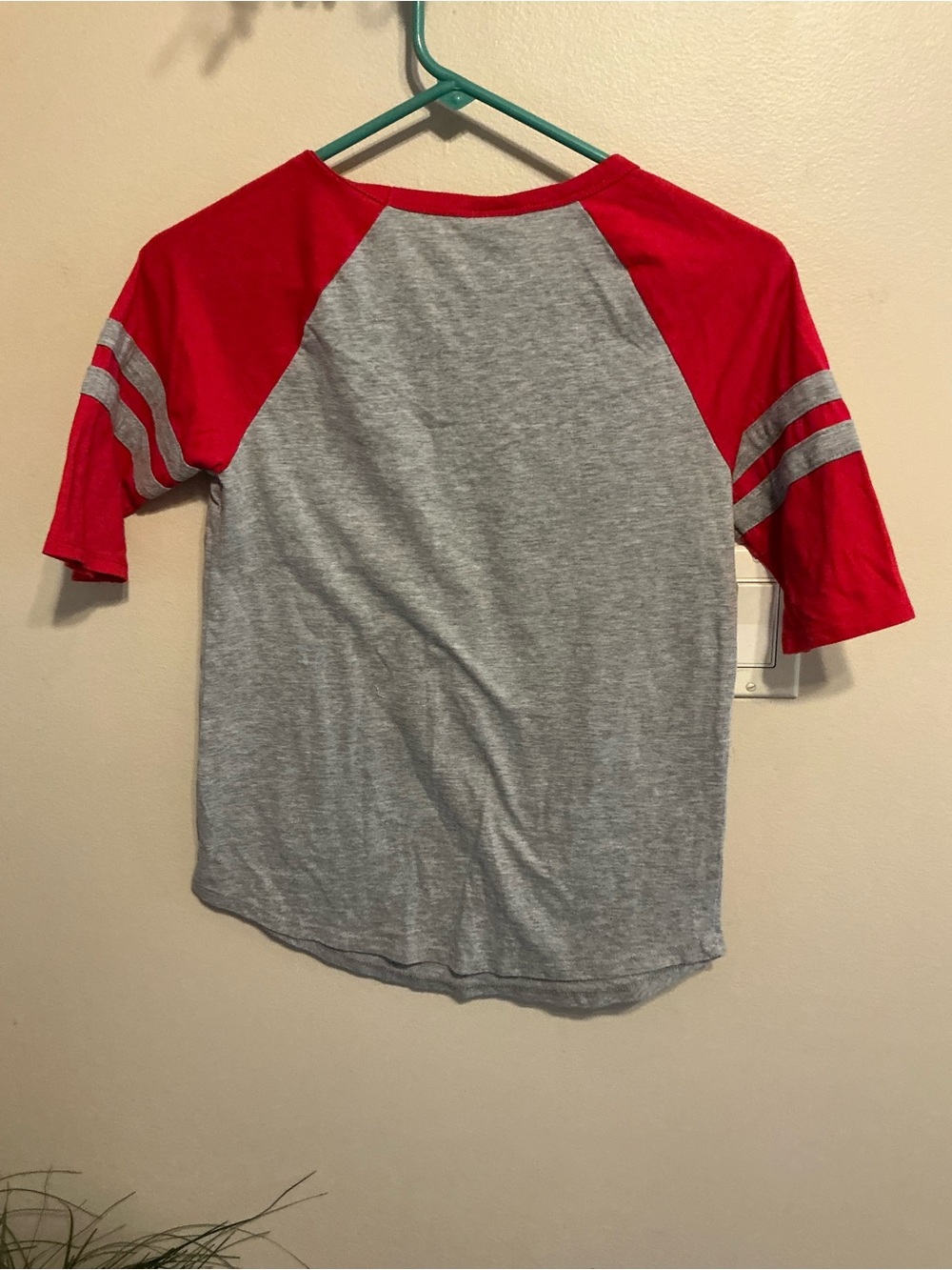 Disney Minnie Mouse Graphic Tee – Size CH Small - Picture 3 of 5